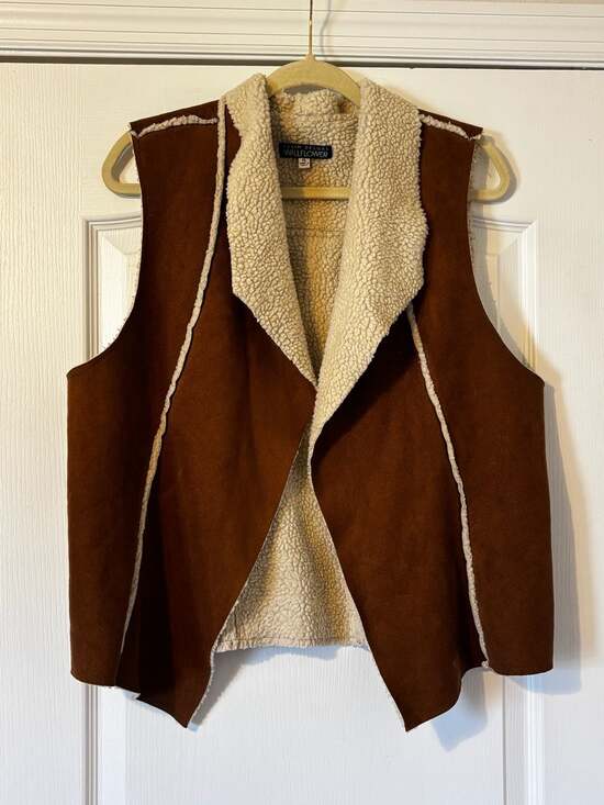 Wallflower Jackets & Blazers - Wallflower Denim Deluxe Faux Suede Sherpa Lined Vest XL
